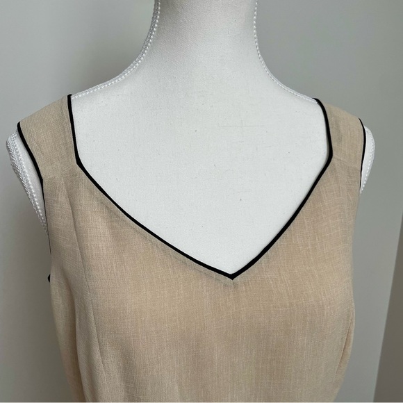 Elegant Beige Tank Top with Black Trim - Picture 2 of 8